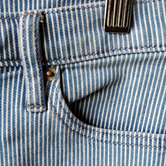 Calvin Klein Blue Pinstripe Jean Shorts Casual Denim Style - Picture 4 of 11